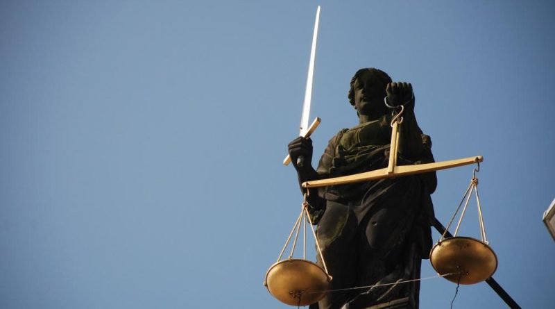 statua simbolo giustizia sistema paese